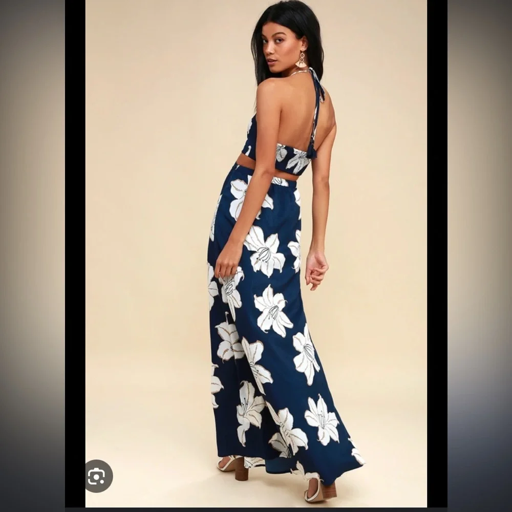 NWT Lulus Bianca navy floral dress. Size Large. - Picture 2 of 2